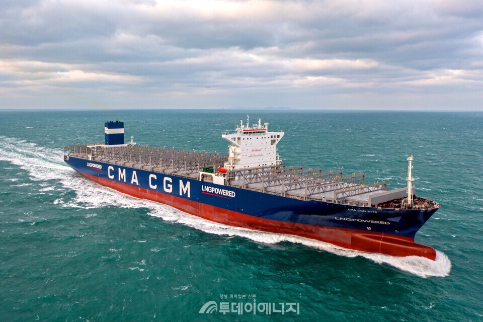 HD현대삼호가 2022년 인도한 15,000TEU급 LNG 이중연료 추진 컨테이너선.  /HD한국조선해양 제공