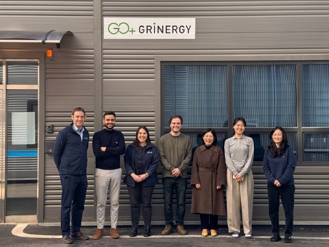 영국 에치온 테크(Echion Tech)관계자들이 그리너지 충주 공장을 방문하고 있다. /그리너지 제공