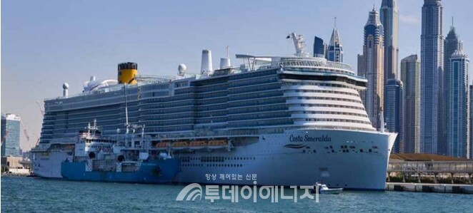세계적 크루즈 업체 Carnival Corporation그룹 소속 Costa Cruises사의 크루즈선 Costa Smeralda호/한국LNG벙커링산업협회 제공