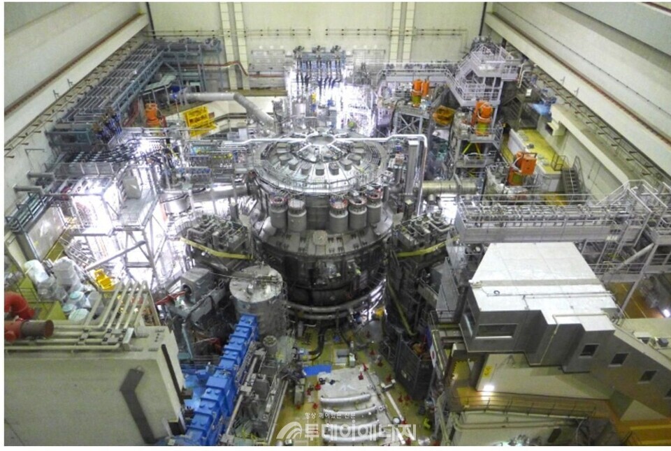 일본과 유럽연합(EU)가 공동 개발 중인 핵융합 실험 장치 'JT-60SA'의 모습./일본 양자과학기술연구개발기구(QST) 자료