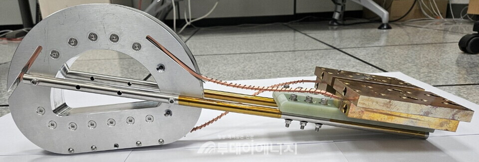 D자형 고온초전도 코일 시제품(KSTAR 20분의 1 크기)/한국핵융합연구원 제공