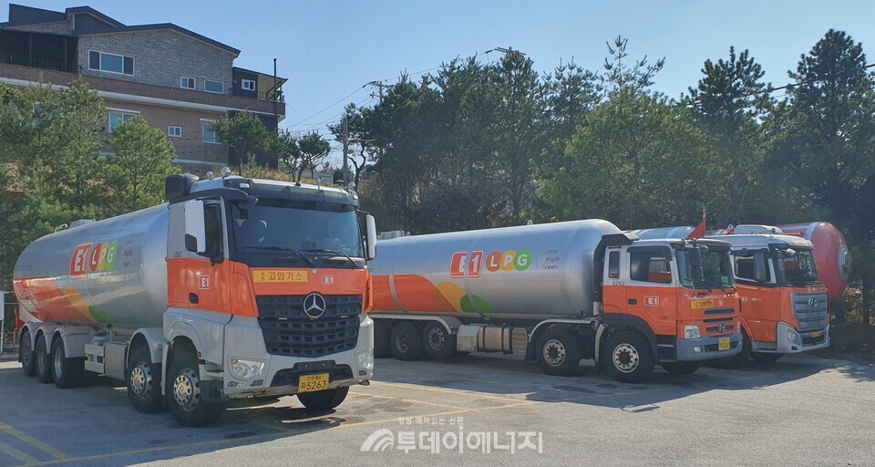 LPG 탱크로리가 주차해 있다./신영균 기자