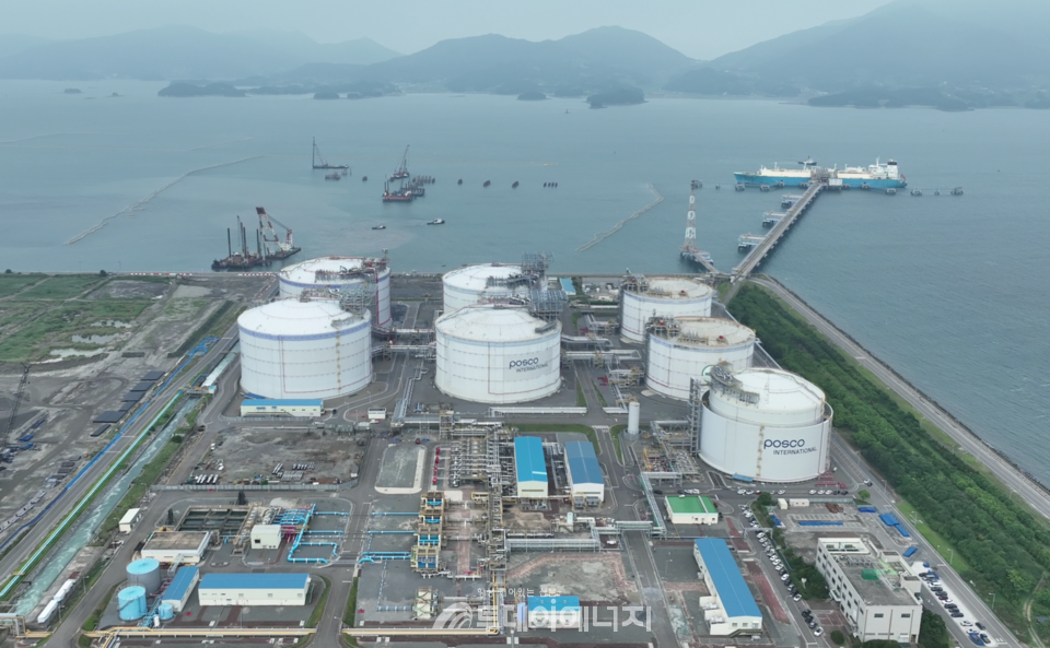 드론으로 촬영한 광양 제1LNG터미널 전경./포스코인터내셔널 제공