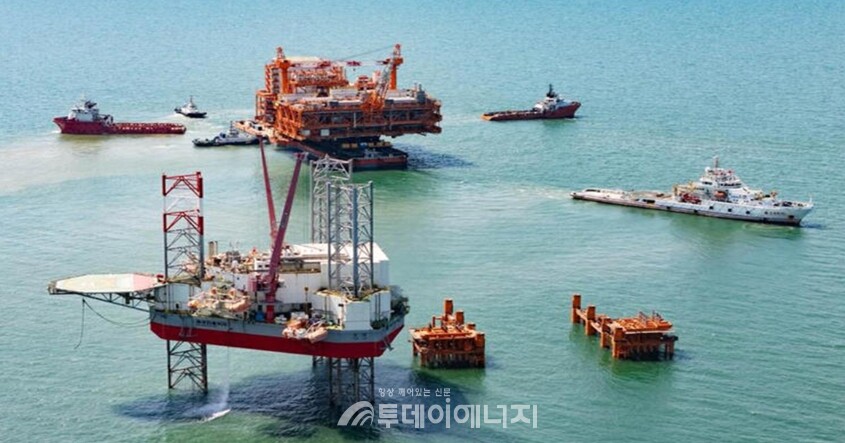 켄리 10-2 유전 1단계 중앙처리플랫폼 전경. /CCTV 뉴스