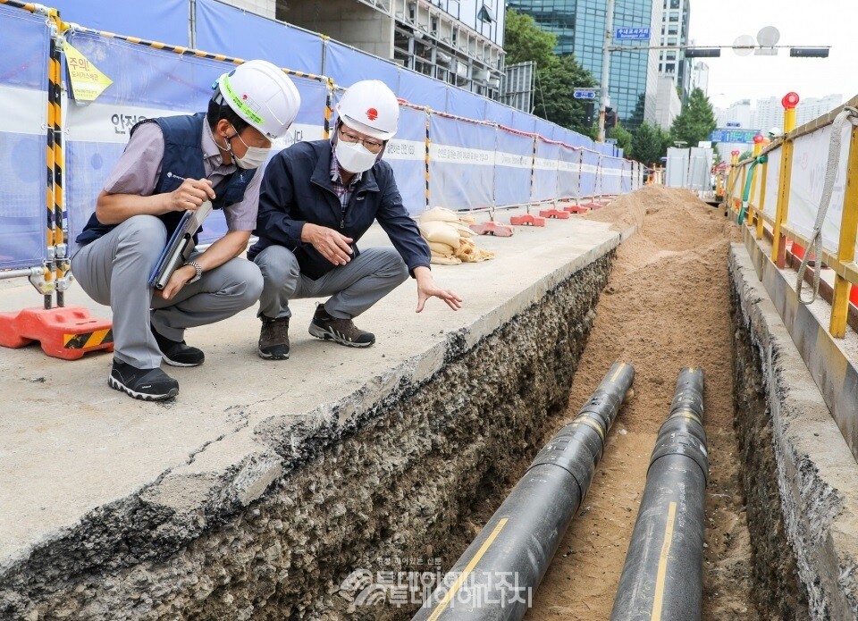 열 수송관 매립 시공./ 투데이에너지 자료사진