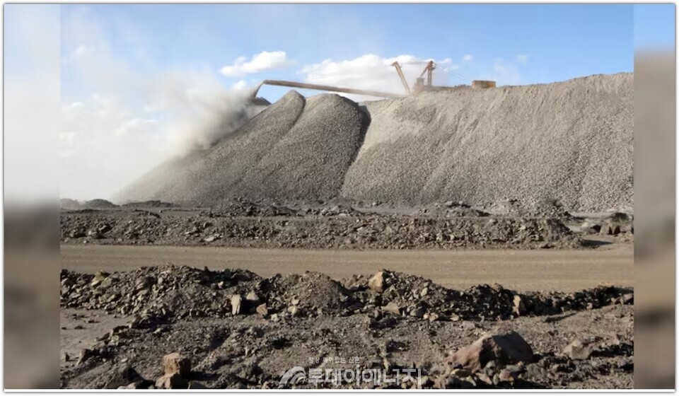 중국의 최근 희토류 수출 통제로 인해 글로벌 자동차 산업이 큰 충격을 받고 있다. 