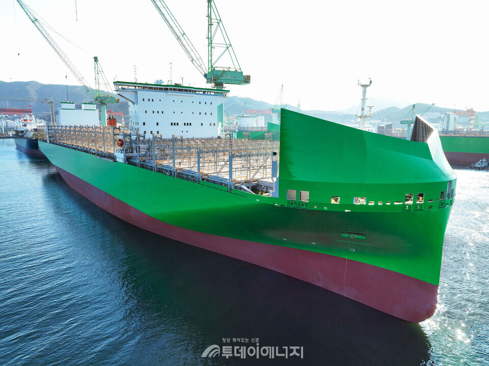 세이버 윈드캡이 설치된 대형 컨테이너선. / 삼성중공업 제공