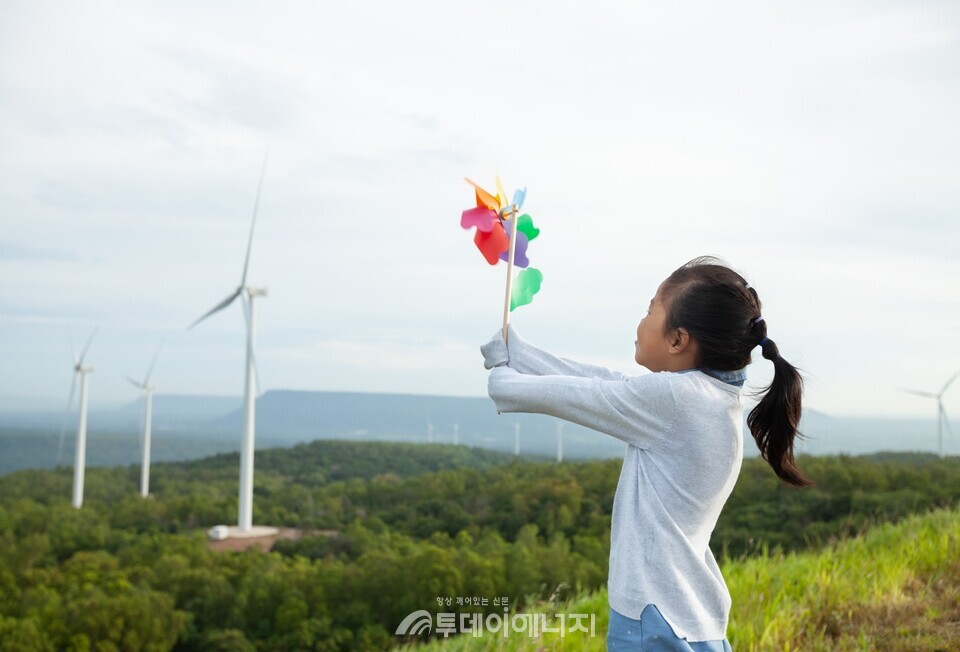 국민 10명 중 9명은 재생에너지 확대에 찬성하는 것으로 나타났다. / 기후솔루션 제공