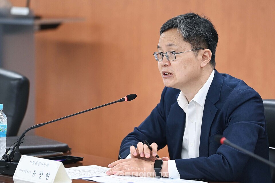 윤창현 산업통상자원부 자원산업정책국장이 발언하고 있다./산업통상자원부 제공