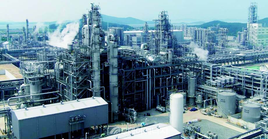 롯데케미칼 대산공장 NCC 설비/롯데케미칼 제공