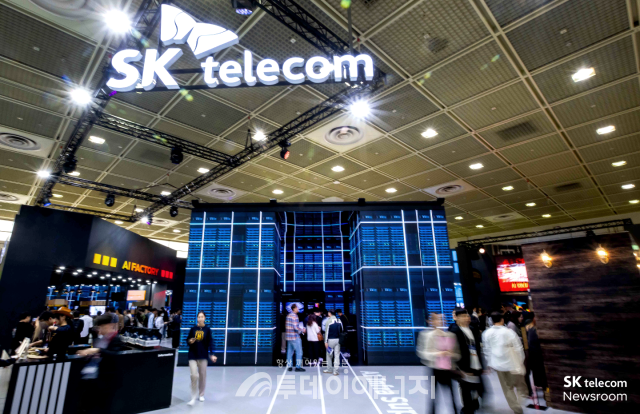 MWC25에서 선보인 SK텔레콤의 AI 데이터센터 전시 부스. / SKT제공