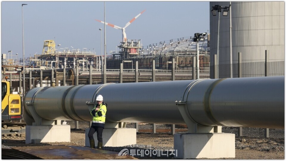 플럭시스 가스 터미널, 벨기에 제브뤼헤 항,