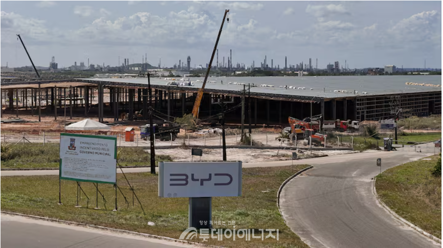 드론으로 촬영한 브라질 카마카리의 BYD 신설 전기차(EV)생산시설  / 출처: REUTERS/Joa Souza