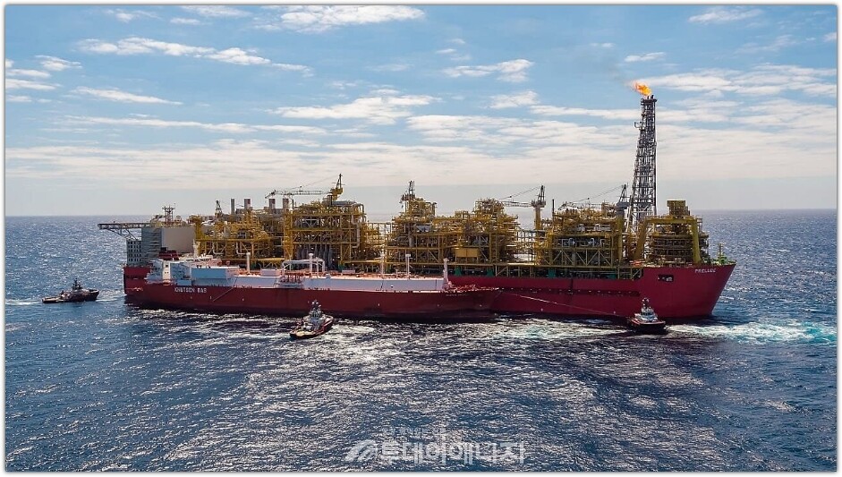 셸(Shell)의 Prelude FLNG(부유식 액화천연가스) 시설