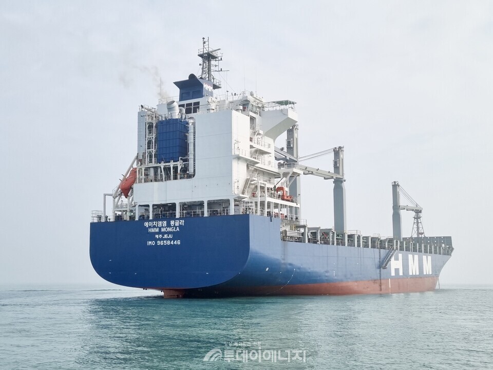 선상 이산화탄소 포집·저장시스템(OCCS)이 탑재된 HMM의 2200TEU급 컨테이너 운반선