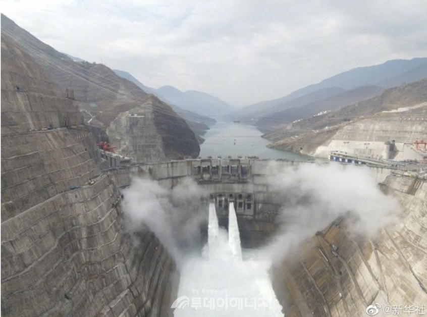 현 세계 2위라 불리는 바이허탄 수력발전소 / 신화사 캡춰