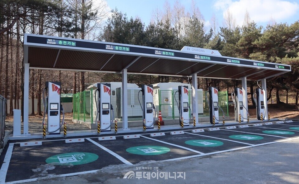 충북 옥천군 경부고속도로 옥천휴게소에 오픈한 SK시그넷 전기차 충전소./ SK시그넷 제공