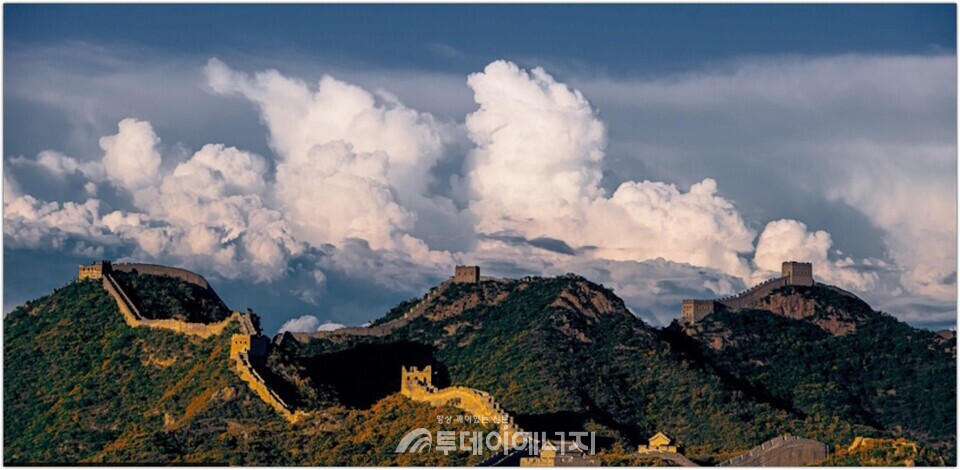 중국이 운영 중인 재생에너지 설비 총량은 유럽연합(EU), 미국, 인도 3개국의 합계보다 많은 1.4TW 규모다.