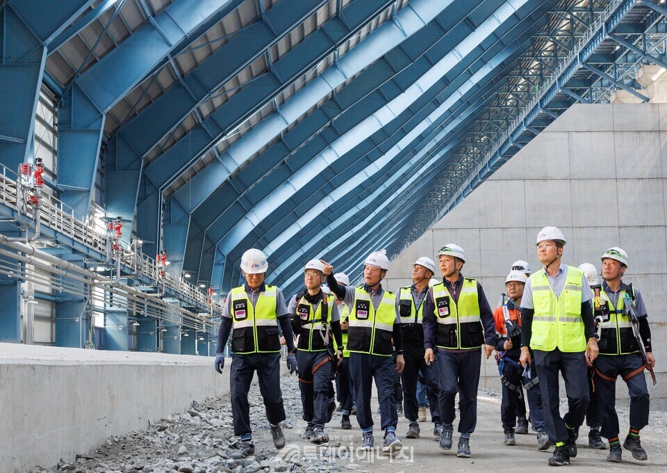 이정복 한국서부발전 사장은 지난 29일 태안발전본부에서 ‘CEO 현장안전점검’에 나섰다./한국서부발전 제공