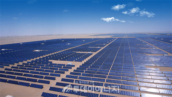 중국 간쑤성 태양광 발전단지/중국전건 제공