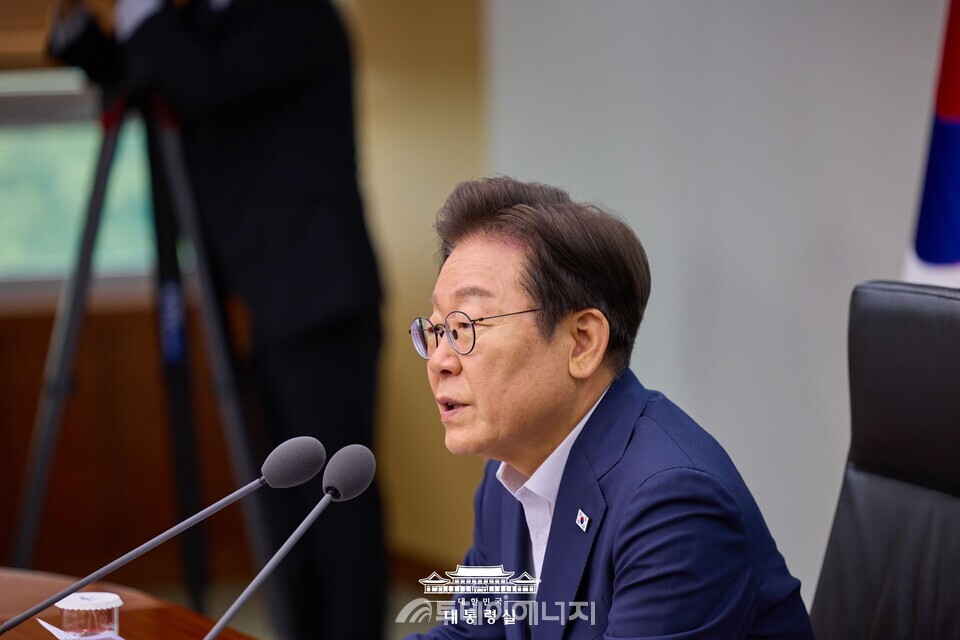 이재명 대통령이 31일 대통령실에서 제3차 비상경제점검TF 회의에서 발언하고 있다./ 대통령실 제공