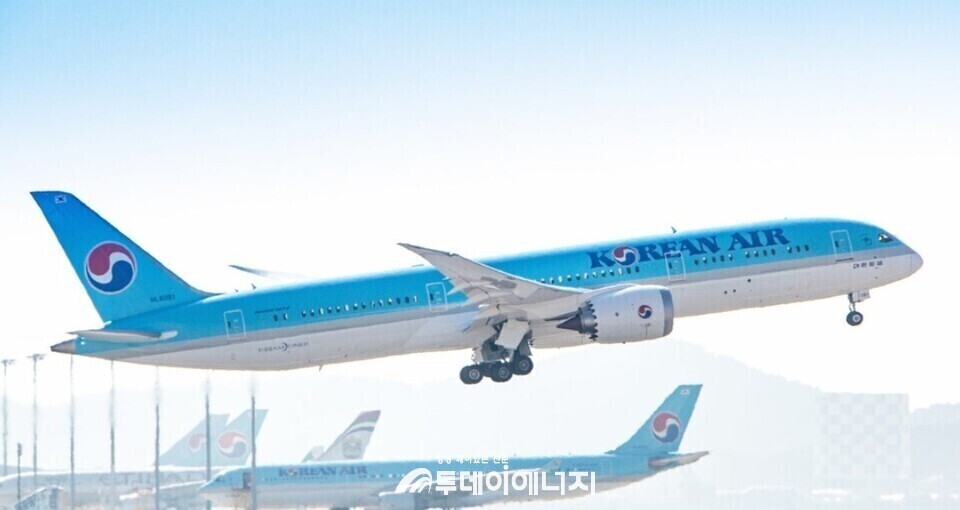 대한항공 보잉 787-9 여객기가 이륙하고 있다./출처 대한항공