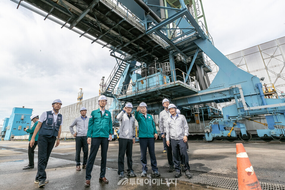 지난 7일 한국남동발전 삼천포발전본부에서 강기윤 한국남동발전 사장이 안전관리실태 점검을 위한 현장경영을 펼쳤다./한국남동발전 제공