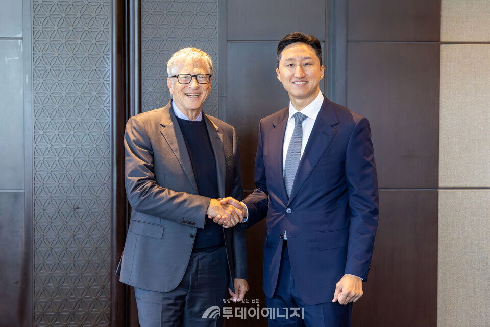 HD현대 정기선 수석부회장이 테라파워(TerraPower) 빌 게이츠(Bill Gates) 회장과 8월22일 만나 SMR 사업 협력방안에 대해 논의했다. /HD현대 제공