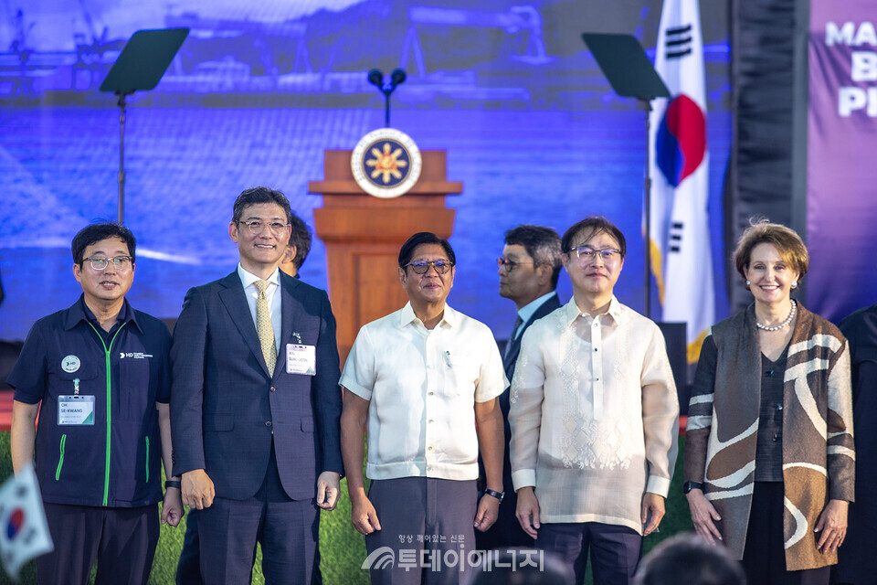 HD한국조선해양은 9월2일 필리핀 수빅만에 위치한 HD현대필리핀조선소에서 11만 5천 톤급 석유화학제품운반선 건조를 위한 강재절단식을 개최했다. /필리핀 대통령실 제공
