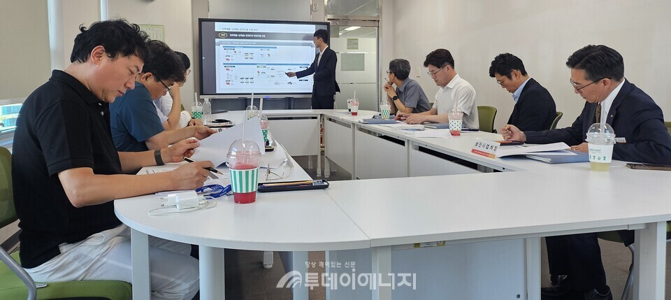 전력계통-신재생 연계구간 사이버 보안 2차 보안모델 자문위원회 진행 모습 / 한전 KDN 제공