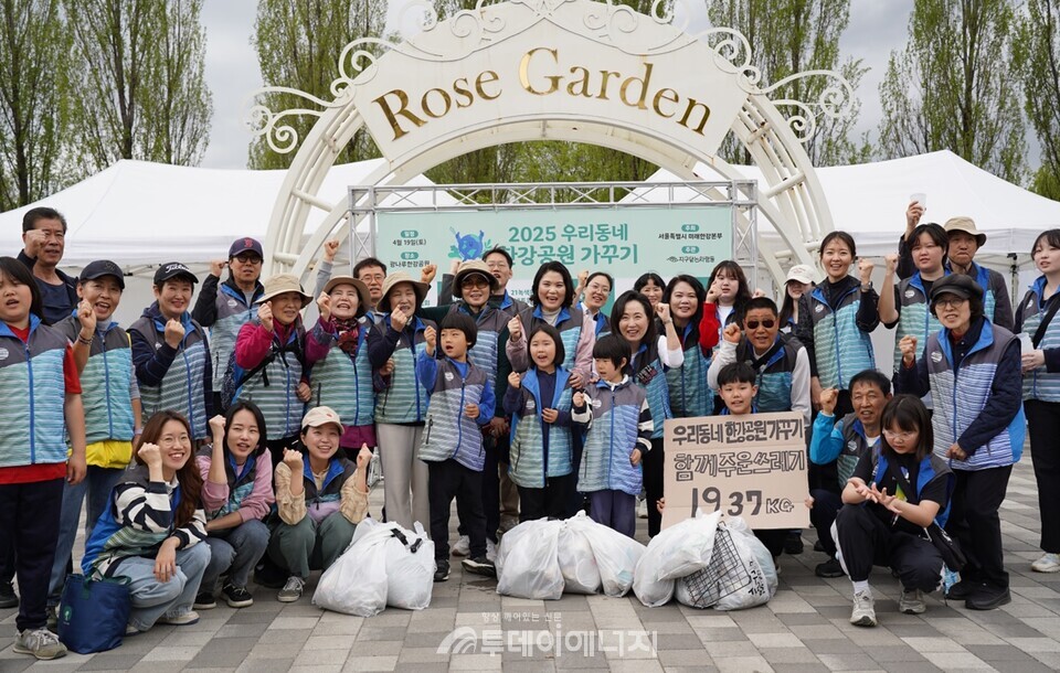 서울시의회 환경수자원위원회 부위원장인 박춘선 시의원은 고덕천과 한강 일대에서 주민들과 직접 줍깅 활동을 지속해 오며 현장의 목소리를 정책으로 연결해왔다. /서울시의회 제공