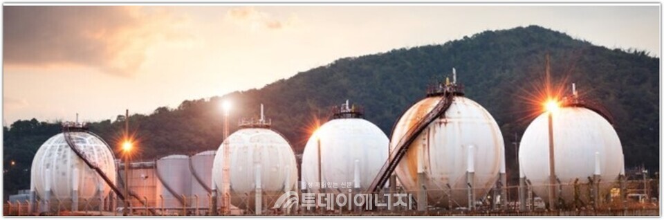  이탈리아의 국영 에너지기업 에니(Eni)가 미국 LNG 확보 통해 에너지 안보 강화 및 ESG 기반 공급망 구축을 가속화하고 있다. 