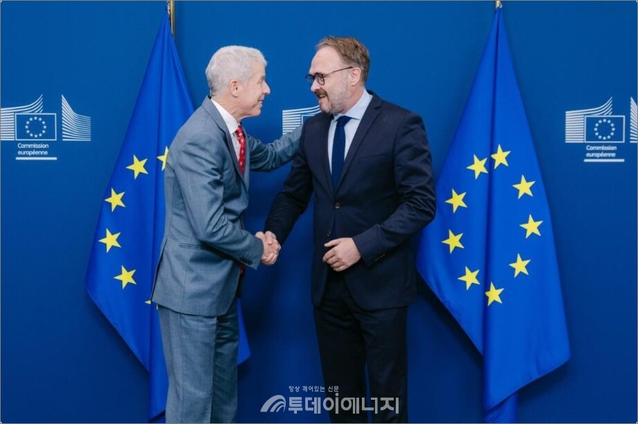 미국 에너지부 장관 크리스 라이트(Chris Wright)가 2025년 9월 11일 브뤼셀에서 EU 에너지 집행위원장 댄 예르겐센(Dan Jorgensen)과 회동했다. /European Union 홈페이지