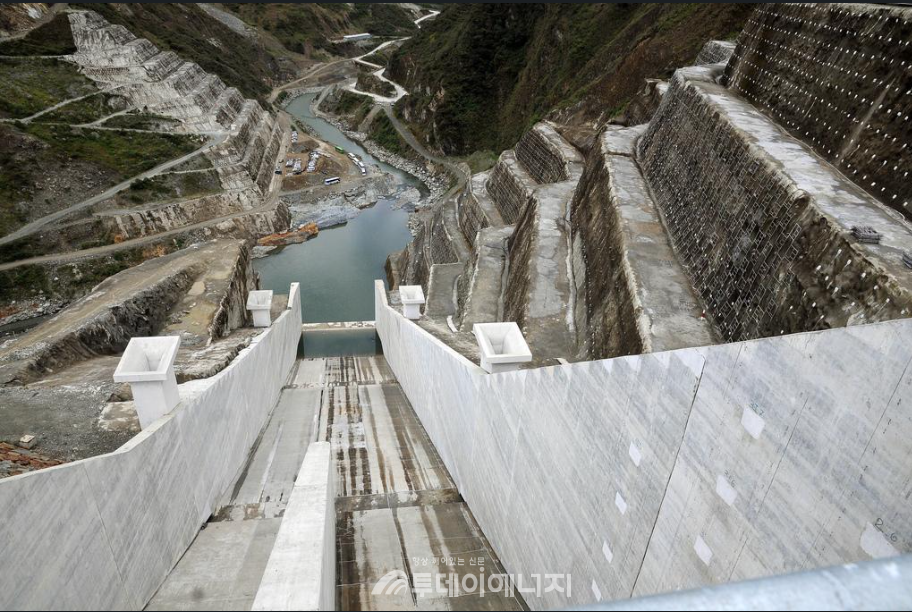 건설당시의 마자르 댐 / José Edison de P. Bedran (linkedin)