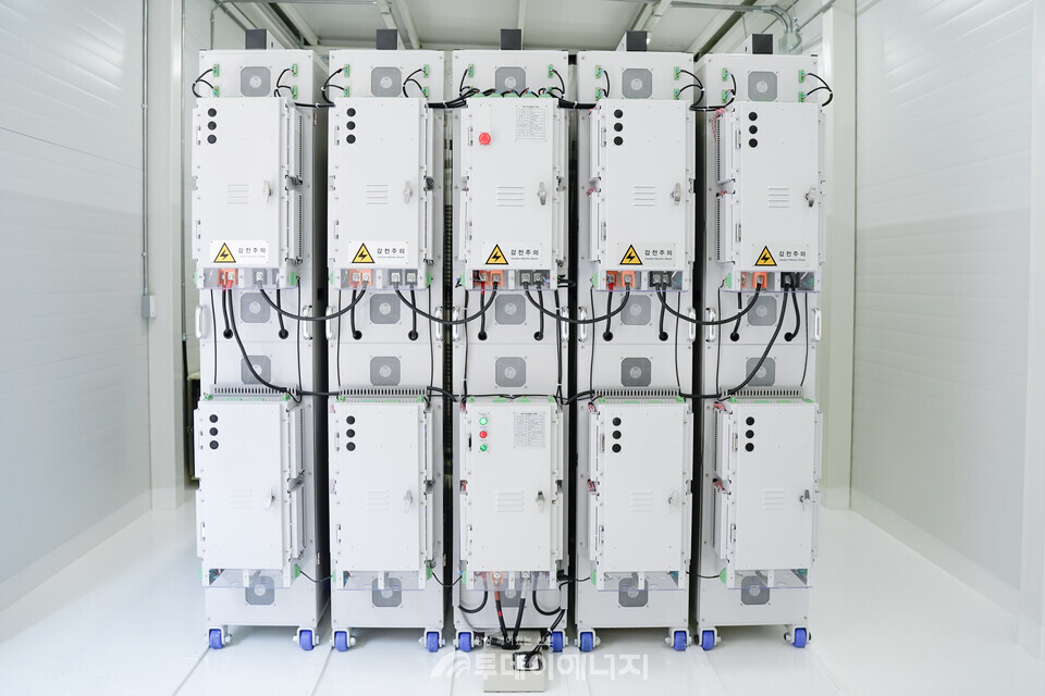 스탠다드에너지가 대전 구암역에 설치한 바나듐 이온 배터리 ESS / 스탠다드에너지 제공