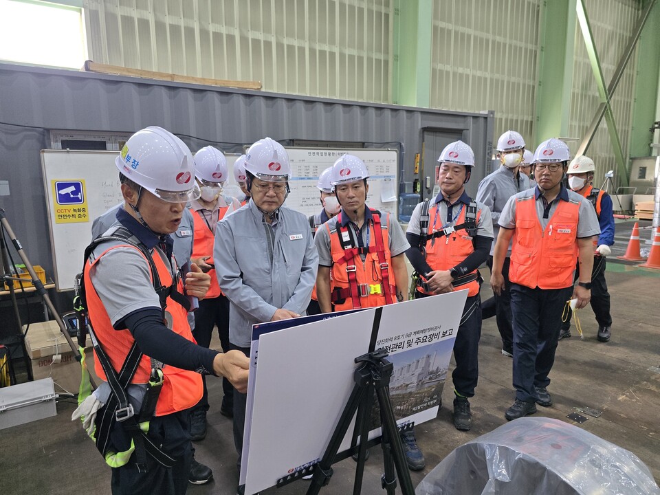 한국동서발전 경영진들이 당진발전본부 현장을 찾아 직원들을 격려하고 안전경영활동을 펼쳤다 / 한국동서발전 제공