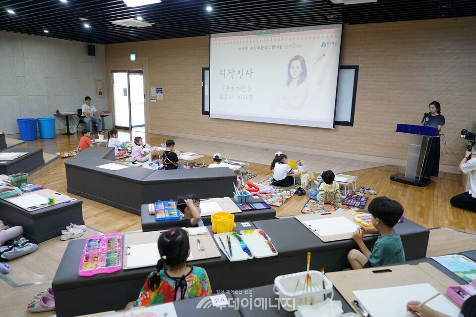 사회복지법인 중부재단은 지난 9월27일 충남 아산 JB주식회사 본사에서 제4회 어린이환경그림대회 ‘함께화;담’ 본선을 개최했다. 