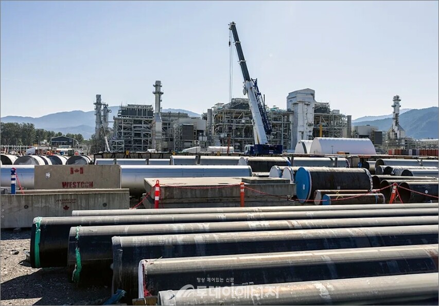 캐나다 브리티시컬럼비아주 키티맷에 위치한 LNG Canada 시설은 지난 7월부터 LNG 선적을 시작했지만, 연말이 되어서야 완전 가동에 이를 것으로 예상된다.  /캐나다 브리티시컬럼비아 주정부 제공