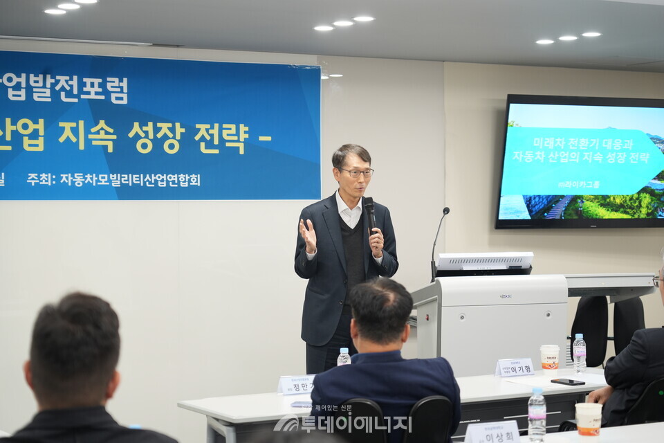 강남훈(KAMA회장)이 인사말을 전하고 있다. / KAMA 제공