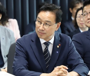 "<b>기후위기</b>, 더 이상 미래의 문제 아냐"