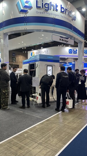 라이트브릿지, WHE 2025서 전해조 풀라인업 공개 - 뉴스 썸네일 이미지